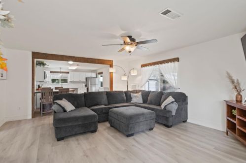 3130 Airline Hwy, Hollister CA  95023-9725 exterior