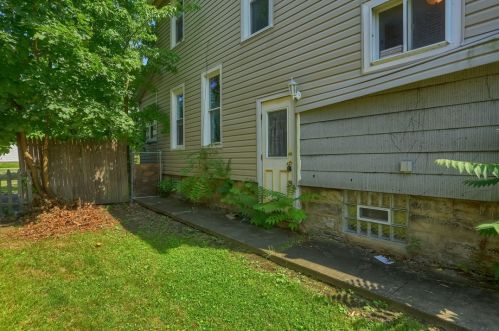 589 Spruce Ave, Hermitage PA  16146-4013 exterior