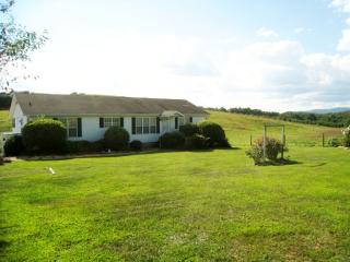 205 Blue House Rd, Hendersonville, NC 28792-8474