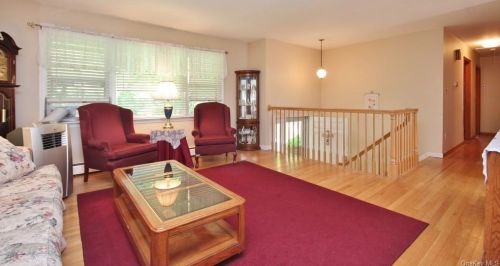 4 Highview St, Garnerville, NY 10923-1704