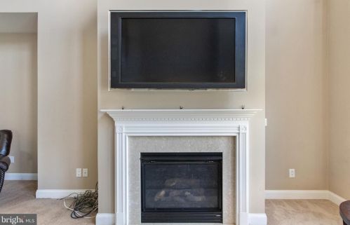 6 Nicole Ct, Swedesboro NJ  08085-3448 exterior