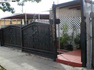 6923 Hamilton St, Oakland, CA 94621-3223