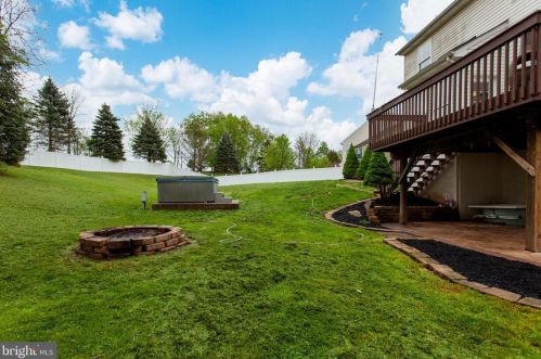 50 Ashley Cir, Gilbertsville PA  19525-8876 exterior