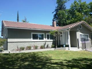 2429 Leslie Ln, Sacramento, CA 95821-5705