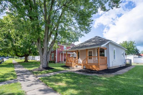 918 Millwood Ave, Washington Ch, OH 43160-1048