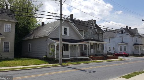 600 Front St, Slaughter Beach, DE 19963-1033