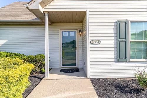 1084 Timberwood Dr, Beaver Falls PA 15010-1614 exterior