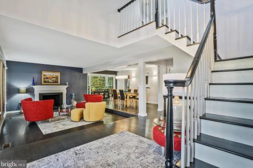 9801 Burke Pond Ln, Springfield VA  22015-2961 exterior