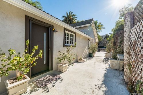 14639 Albers St, Van Nuys CA 91411-3713 exterior