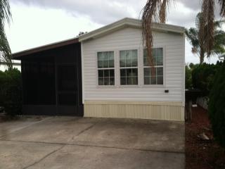 916 Center Crest Blvd, Davenport FL  33837-7156 exterior