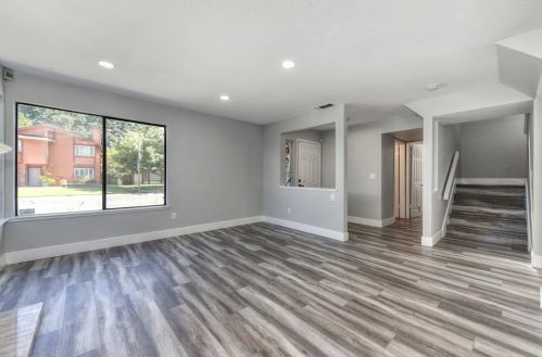 9262 Mapleview Way, Elk Grove CA  95758-5007 exterior