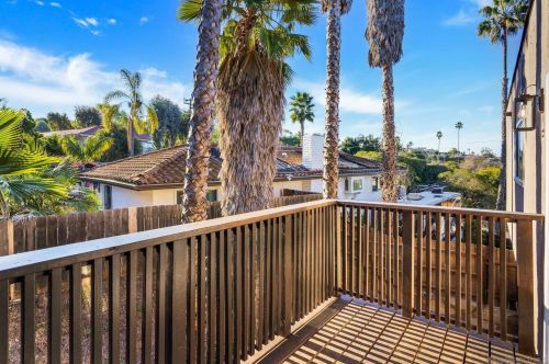 1311 Morning Glory Pl, Vista CA  92084-7222 exterior