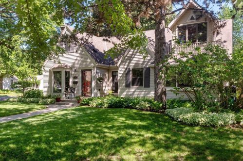 1457 Idaho Ave, Saint Paul, MN 55106-1232