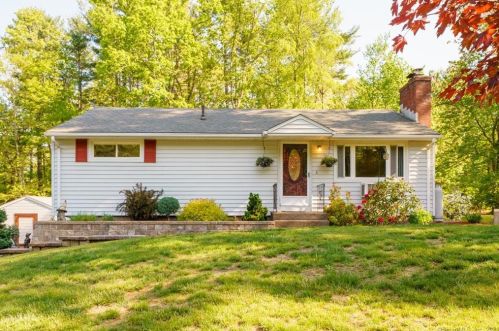 58 Brookfield Rd, Manchester, CT 06043-7209