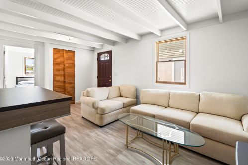 211 Cedar Dr, Berkeley Township NJ 08721-3109 exterior