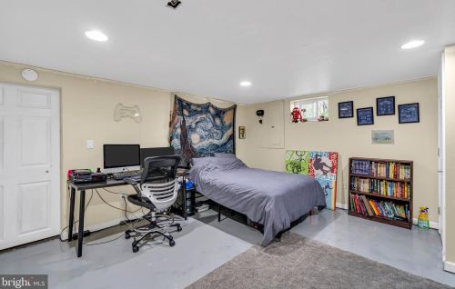 16 Bayberry Rd, Princeton NJ  08540-7417 exterior