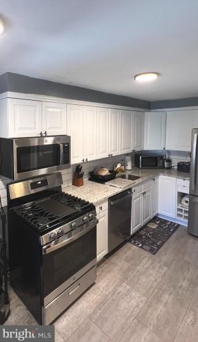665 Rively Ave, Manor, PA 19036-1016