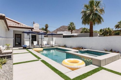 53620 Avenida Alvarado, La Quinta CA  92253-3597 exterior