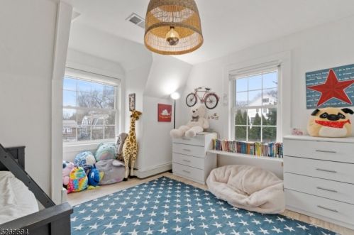 303 Nutley Ave, Nutley NJ  07110-2435 exterior