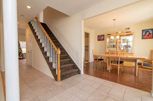 5 Peachtree Ct, Holtsville, NY 11742-2534