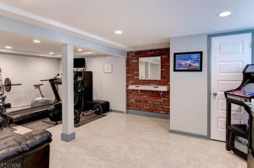 24 Serpentine Rd, Skyline Lakes NJ  07456-2521 exterior