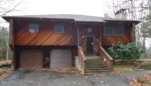 566 Hearth Stone Cir, Bartonsville, PA 18321