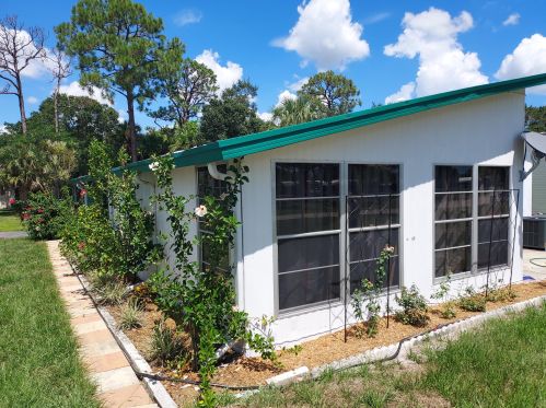 911 Courier St, Vero Beach FL  32960-8761 exterior