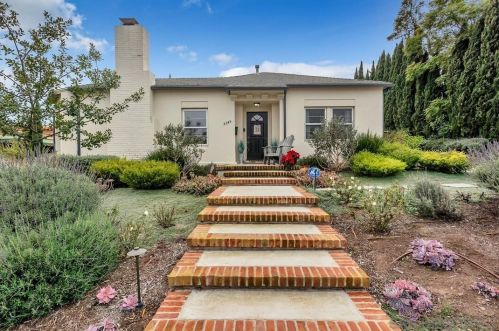 3345 Elliott St, San Diego, CA 92106-1325