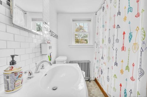 588 Lincoln St, New Britain CT  06052-1820 exterior