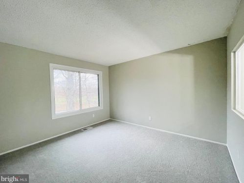 2120 Cartwright Pl, Herndon VA  20191-1903 exterior