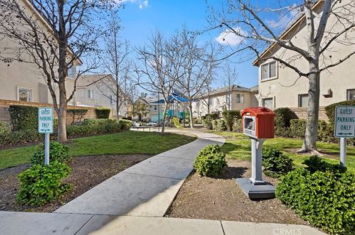 42056 Calabria Dr, Temecula CA  92591-5721 exterior
