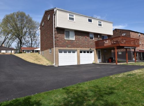 120 Laurie Dr, Pittsburgh, PA 15235-4046