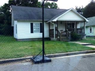 722 Woodcote Dr, Winston Salem, NC 27107-4126