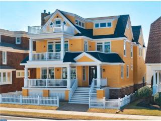 112 15th Ave, Atlantic City, NJ 08403-1020
