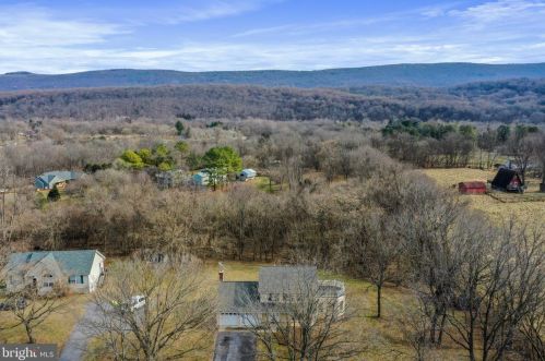 166 Hyde Park Ln, Charles Town WV  25414-4545 exterior