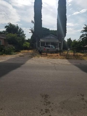 1749 Seattle St, Modesto CA  95358-5633 exterior