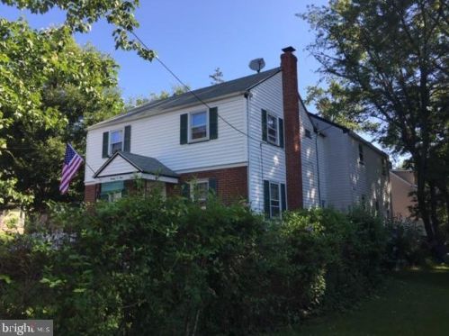 2004 Horner Ave, Camden, NJ 08110-2748