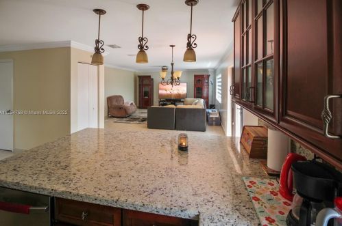 10248 23rd Ct, Hollywood FL  33025-6508 exterior