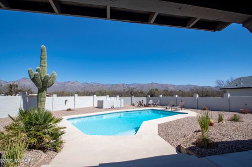 8981 Indian Bend Rd, Tucson, AZ 85749-9402
