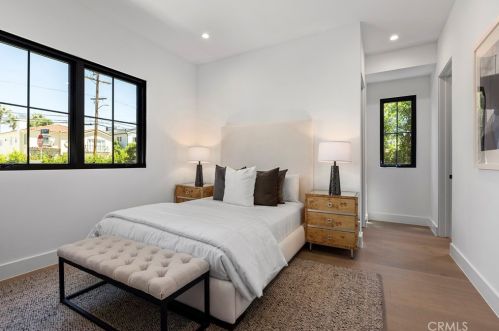 4955 Haskell Ave, Van Nuys CA  91436-1674 exterior