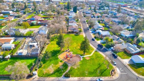 9665 Kent St, Elk Grove CA  95624-2432 exterior