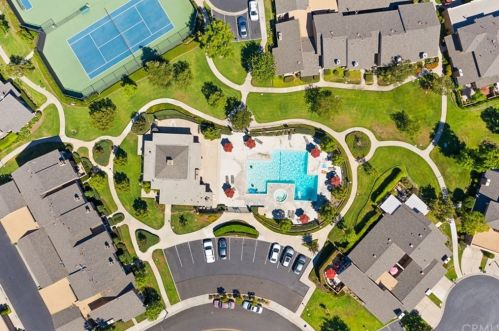 325 Chinook Dr, Placentia CA  92870-1417 exterior