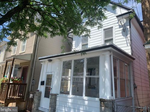 419 Market St, Gloucester, NJ 08030-1928