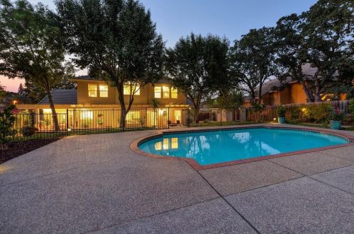 255 American River Canyon Dr, Folsom CA  95630-7142 exterior