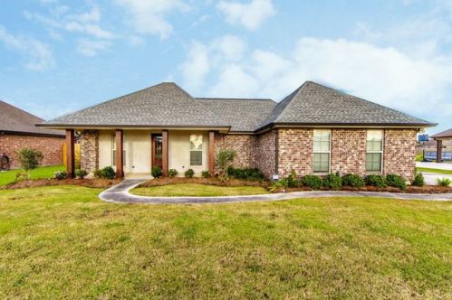 141 Commanche Ct, Thibodaux, LA 70301-7007