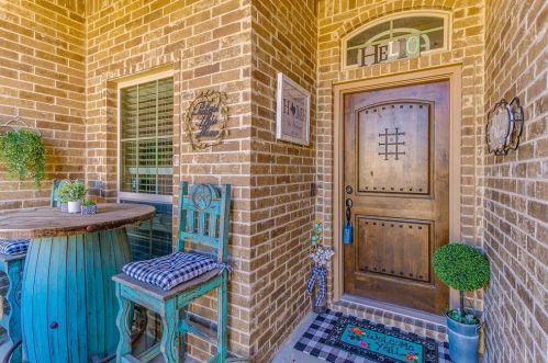 6929 White River Dr, Fort Worth, TX 76179-2215