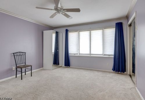 61 Woodland Dr, West Paterson NJ  07424-3707 exterior