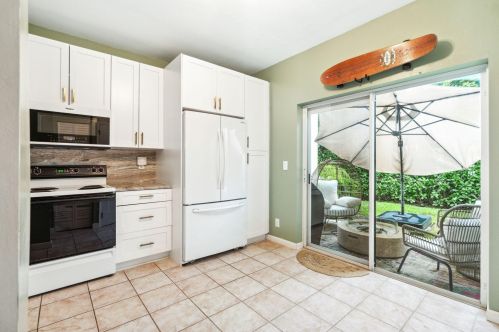 828 Kokomo Key Ln, Delray Beach FL  33483-6027 exterior