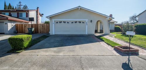 635 Berkshire Dr, Liberty Farms, CA 95620-2205