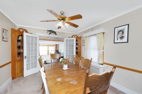 2893 Arnold Ave, Rockville Centre NY  11572-2032 exterior